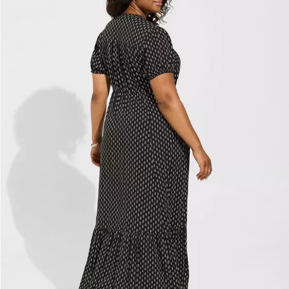 Torrid Black Patterned Pintuck Maxi Dress - Picture 3 of 6